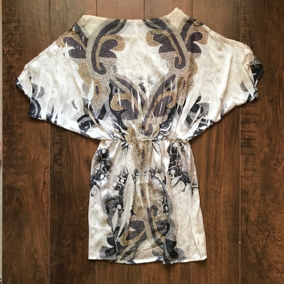 Patterned light weight shift dress. - Picture 3 of 8